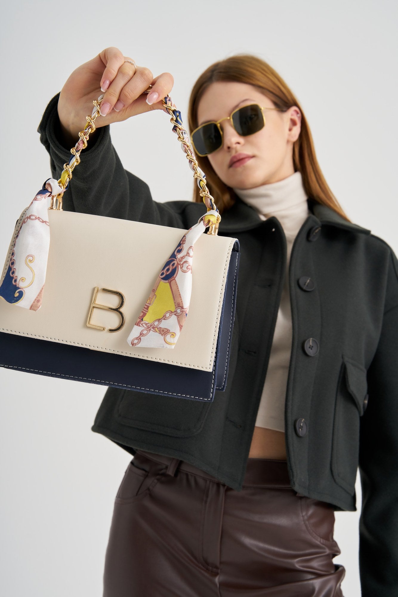 918 - Cream, Dark Blue