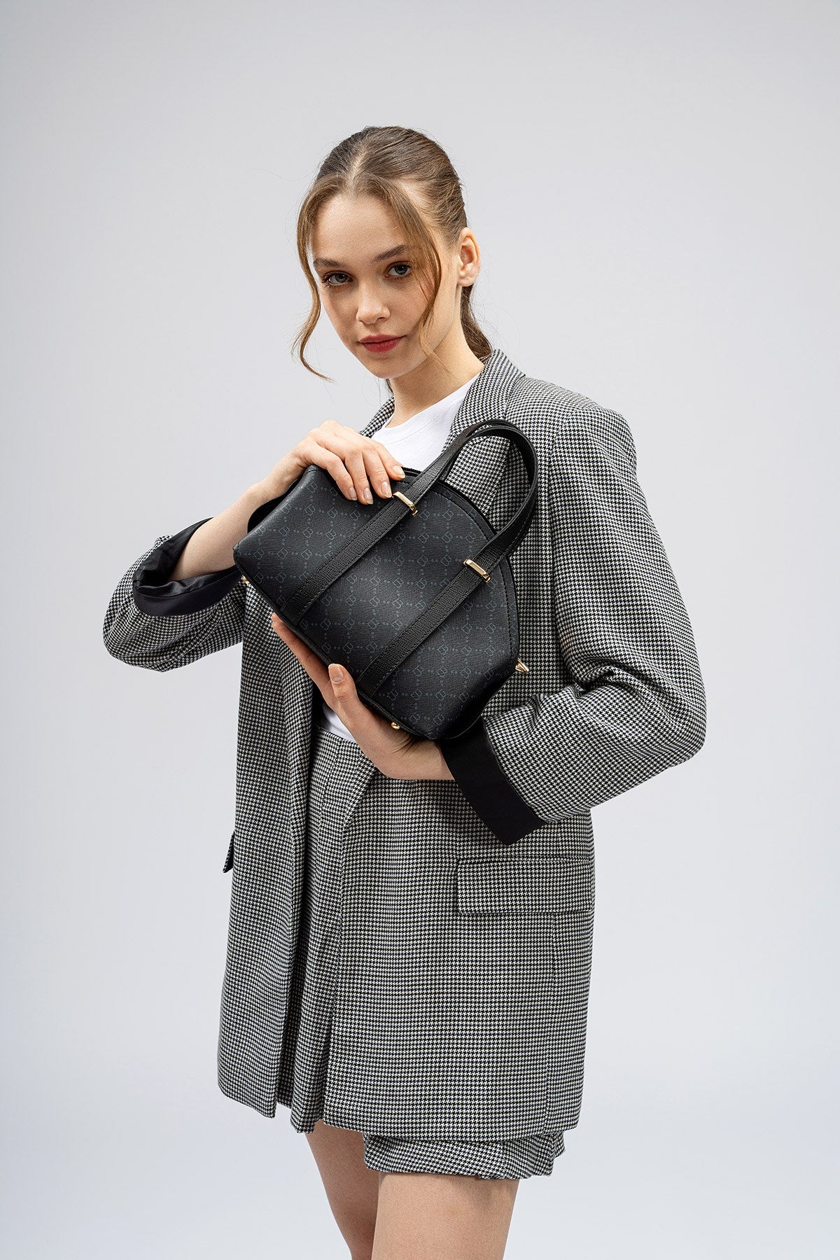 1233 Ros - Black