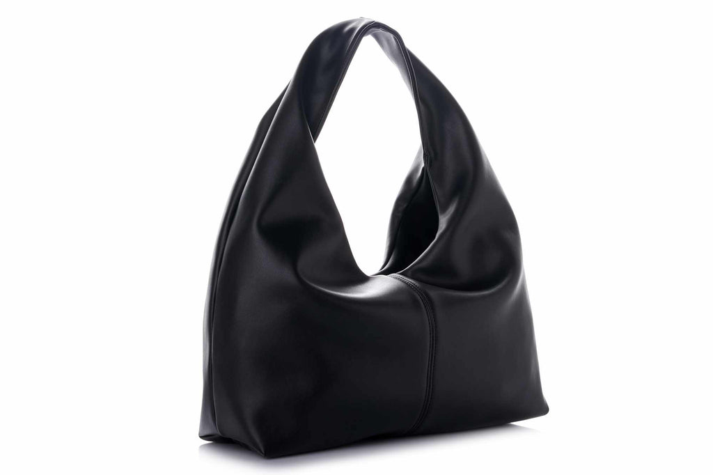 Ravia - Black