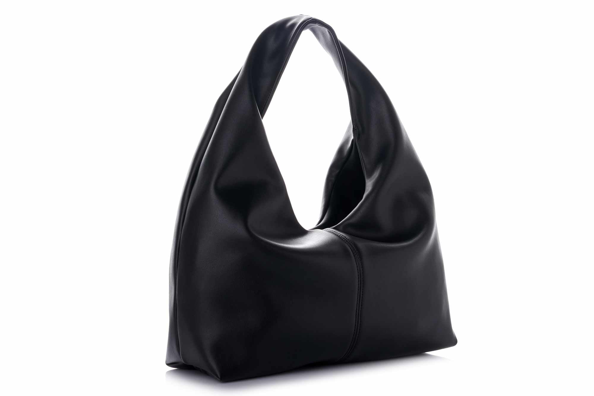 Ravia - Black