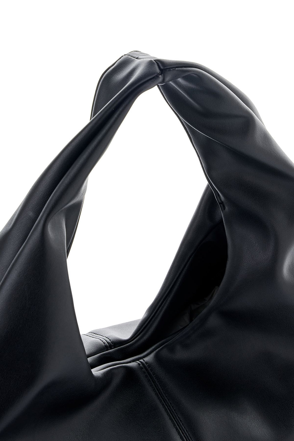 Ravia - Black
